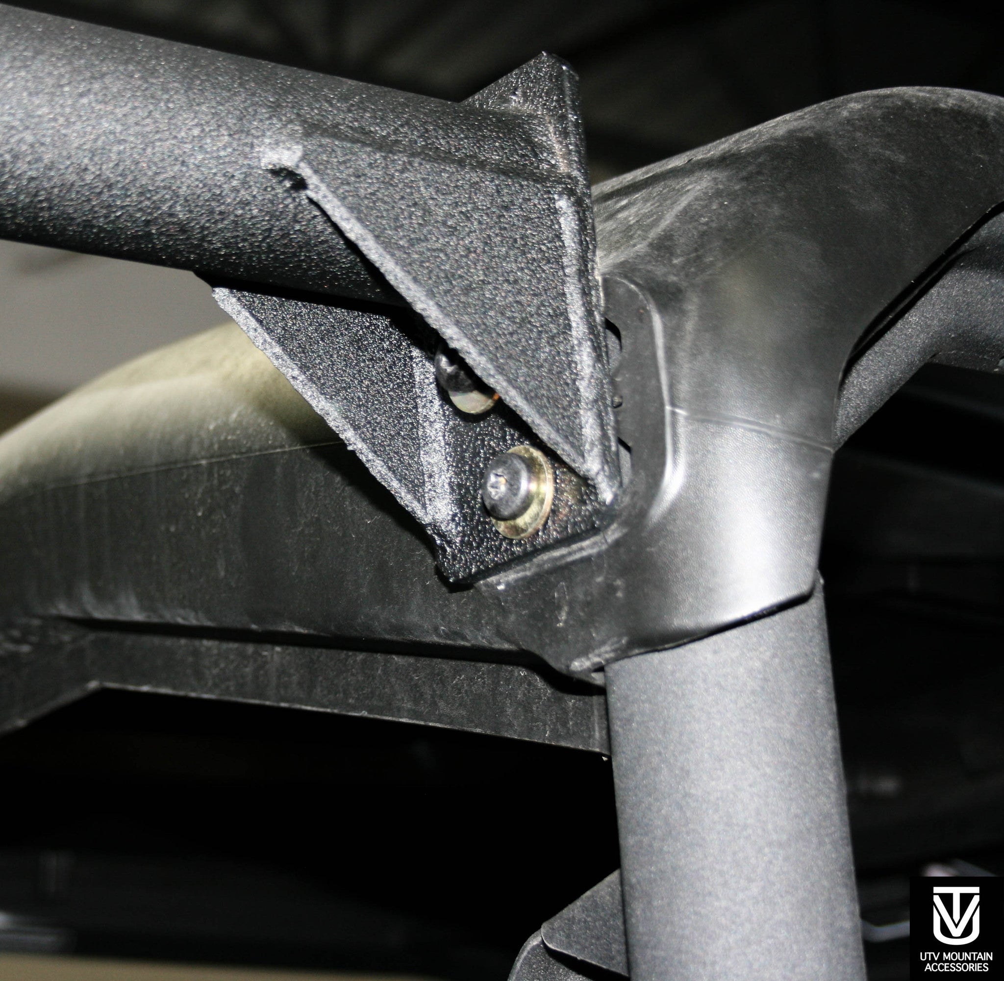 Defender Backseat and Roll Cage Kit (2016+)
