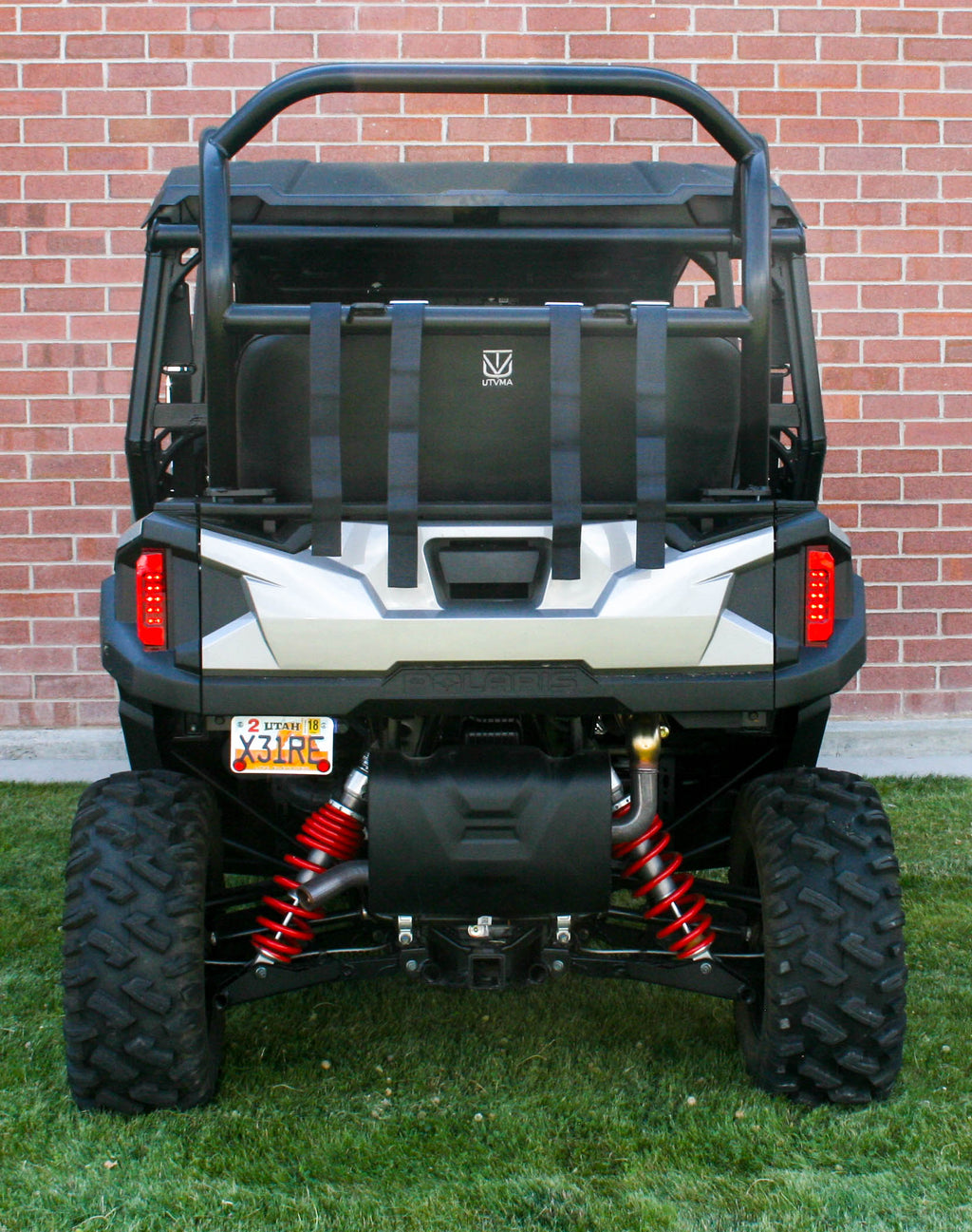 General 4 Backseat and Roll cage Kit (2016+)